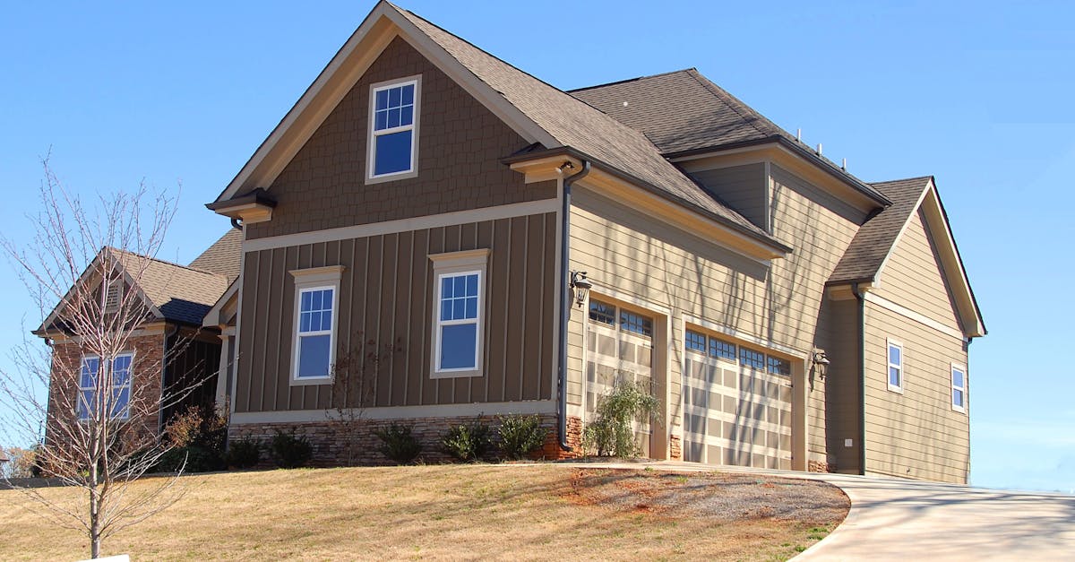 Comparing Traditional vs. Modern Techniques for Pitched Roof Installation